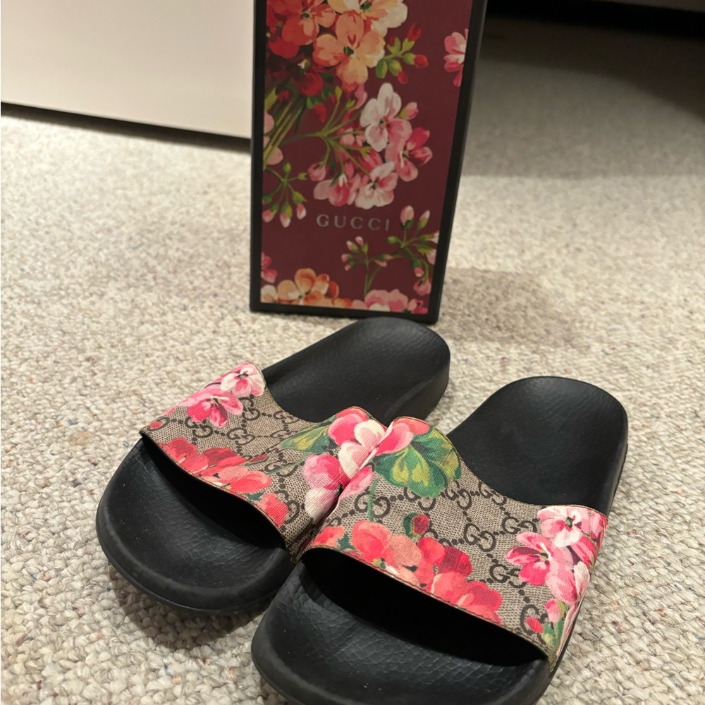 Gucci GG Bloom Supreme Slides/Sandals